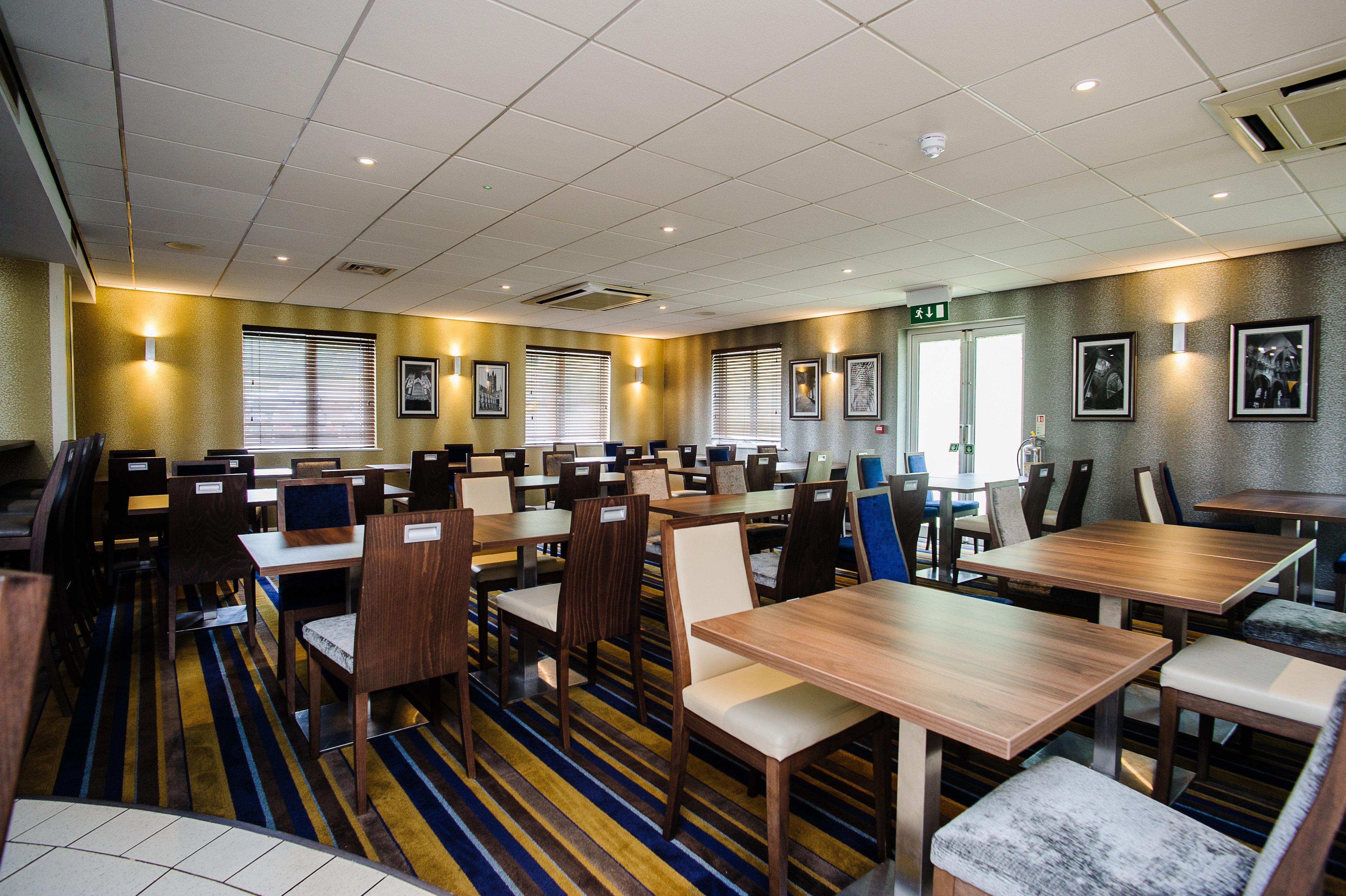Holiday Inn Express Canterbury By Ihg Exterior photo