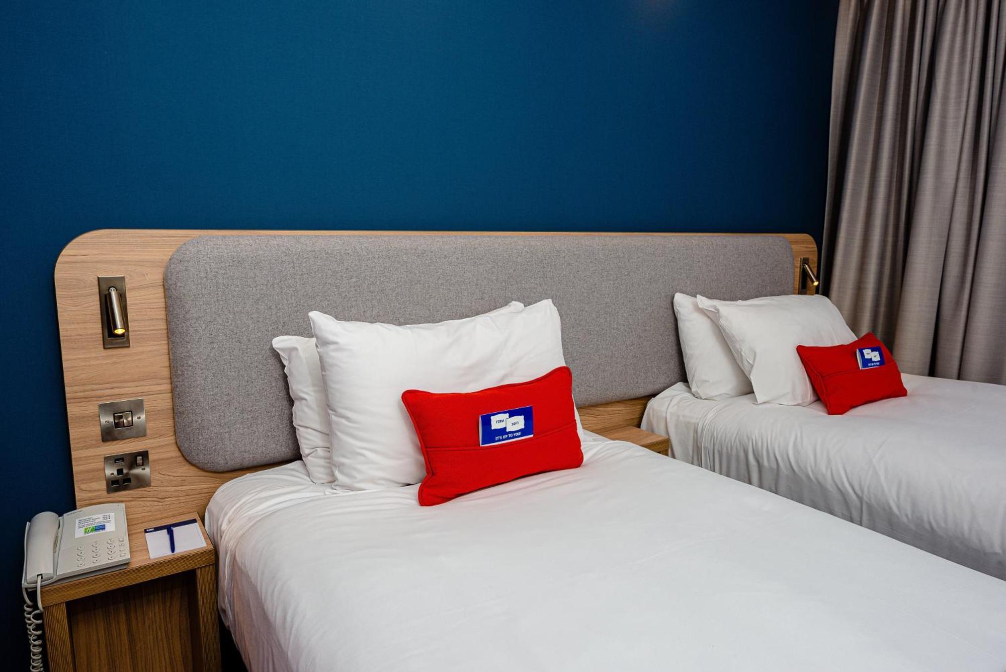 Holiday Inn Express Canterbury By Ihg Exterior photo